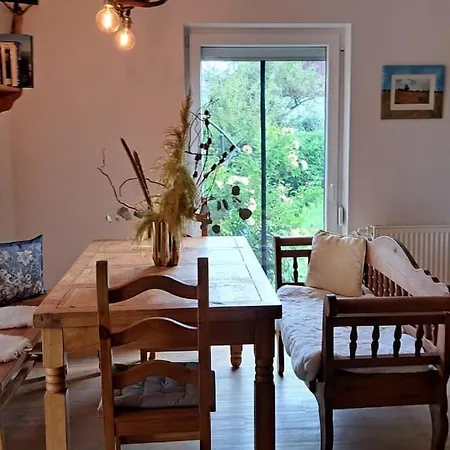 Mit 3 Schlafzimmer In Seenaehe *
