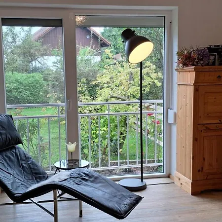 Mit 3 Schlafzimmer In Seenaehe 度假居 Wielenbach