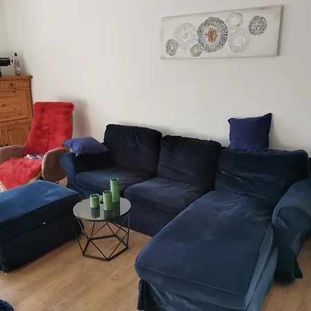 Mit 3 Schlafzimmer In Seenaehe 度假居 Wielenbach