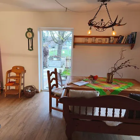 Mit 3 Schlafzimmer In Seenaehe