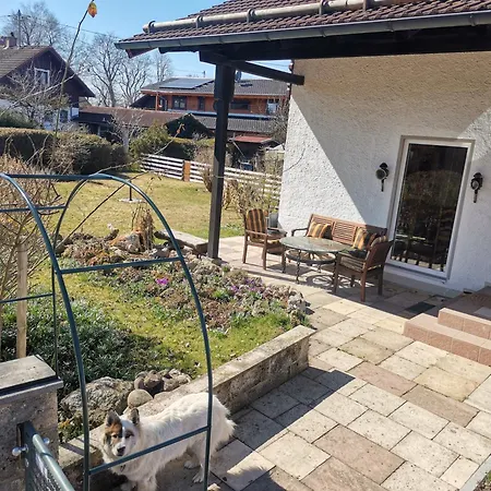 Mit 3 Schlafzimmer In Seenaehe *